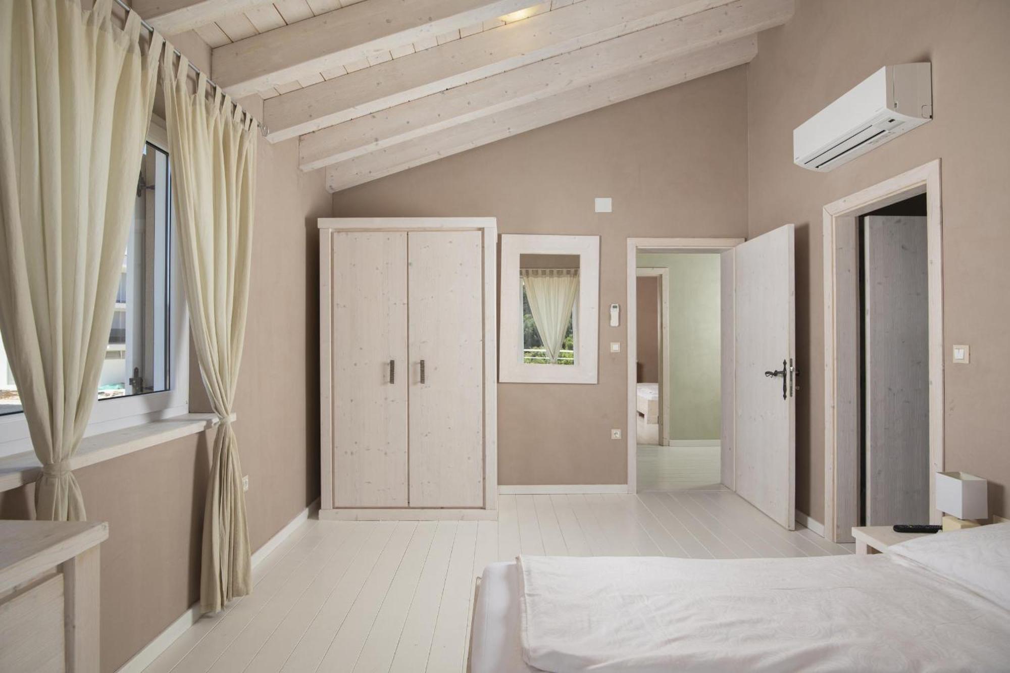 Villa Bella - Beautiful And Modern House With Pool, Souna, Jacuzzi & Playground, Liznjan - Istra Exterior photo